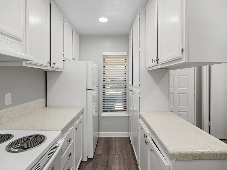 Crestview North Apartments — Photo 36