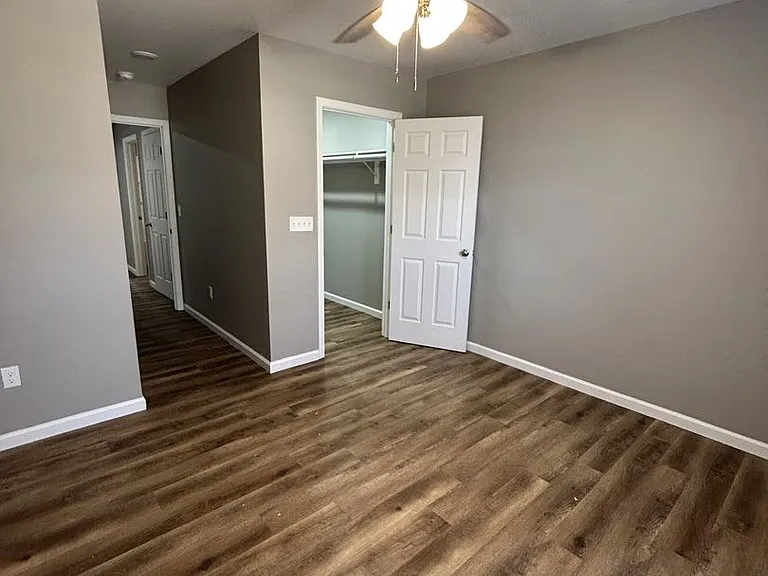 518 E Monroe St — Photo 6