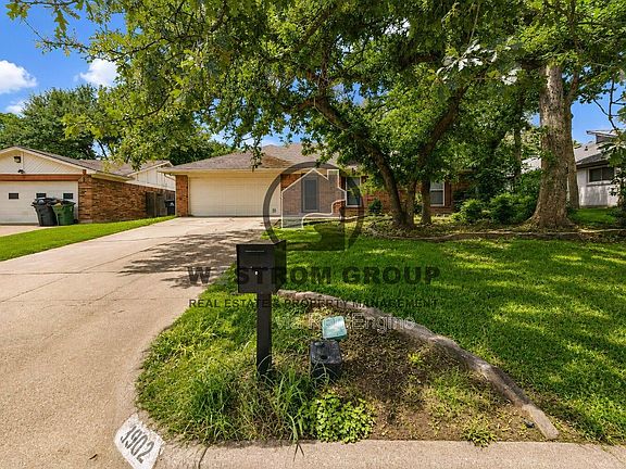 2nd image of 3902 Helmsford Dr