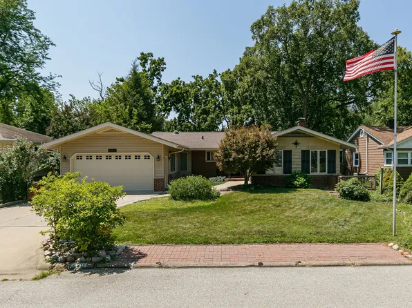 1831 45th St, Moline, IL 61265