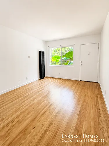 114 S Rampart Blvd #3 Photo 1