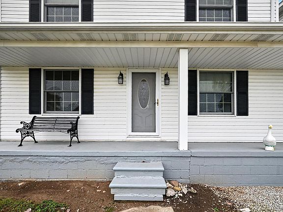 3rd image of 10785 Grafton Rd