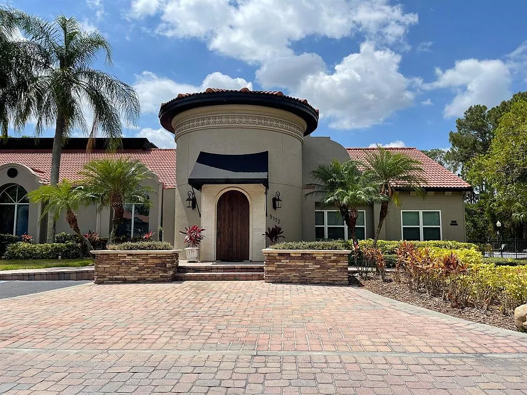 3 bed, 2.0 bath, 1237 sqft, $2,250 — Photo 2
