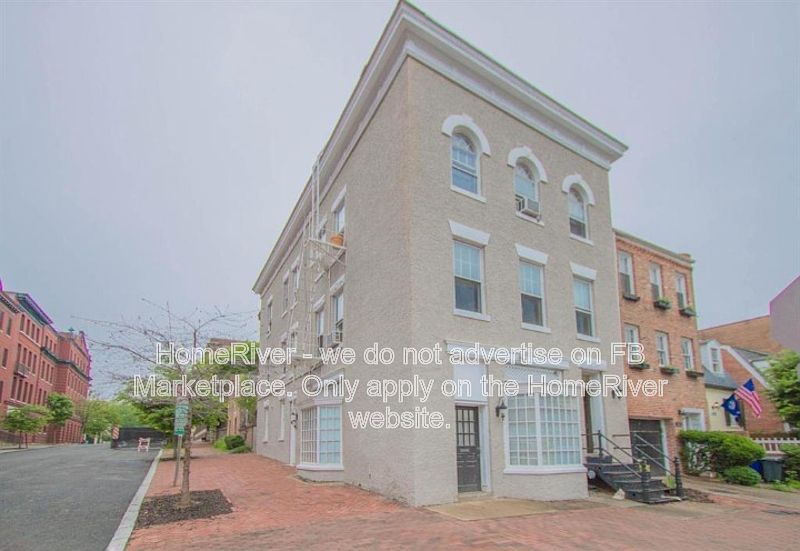 1st image of 1300 35th St NW #1