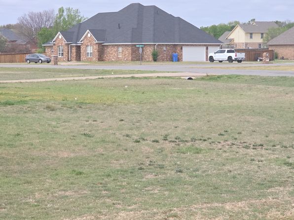 102 Sandy Trail Cir
