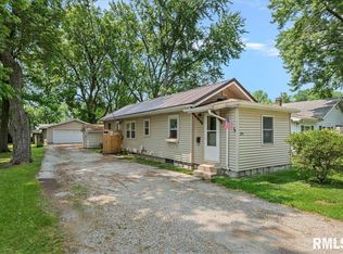 2911 S 13th St, Springfield, IL 62703