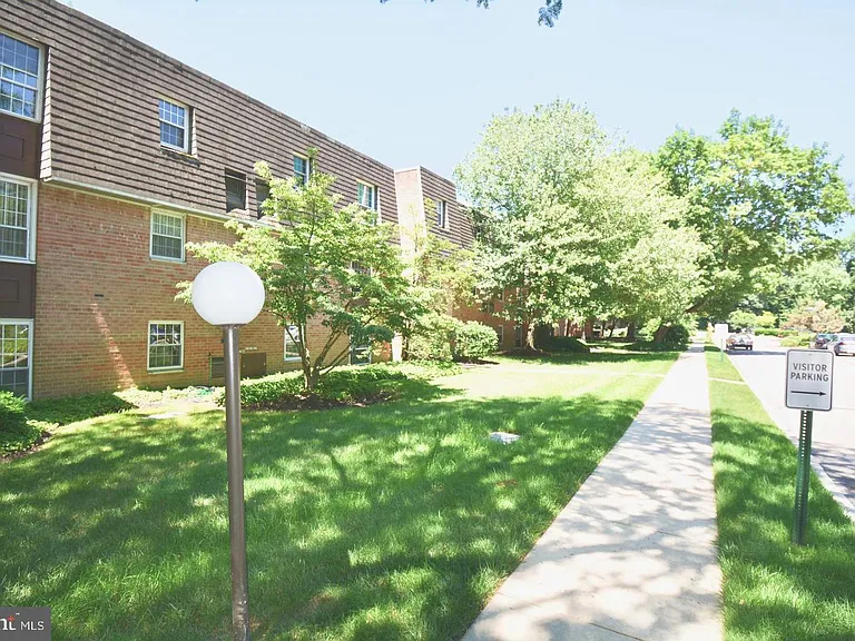 4000 Gypsy Ln #214 — Photo 2
