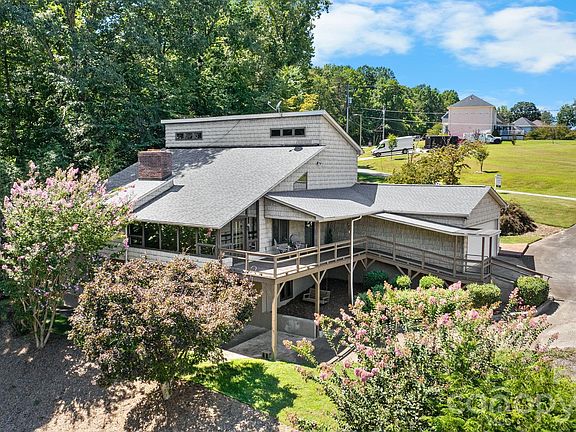 2nd image of 3910 6th St NW