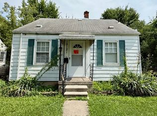 19121 McCormick St, Grosse Pointe, MI 48224