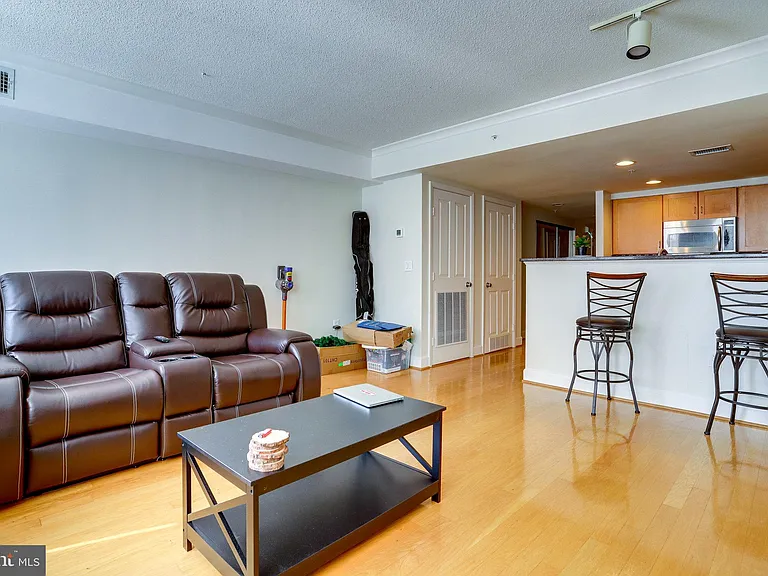 1205 Garfield St #501 — Photo 6
