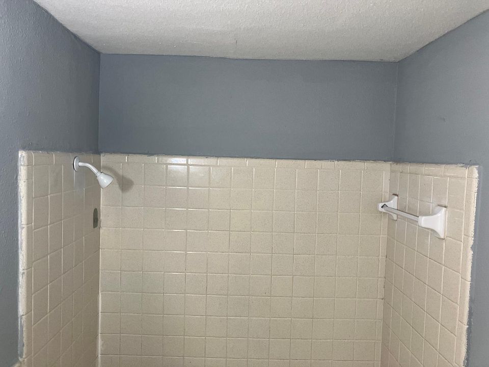 1st image of 220 Pinckney St #B