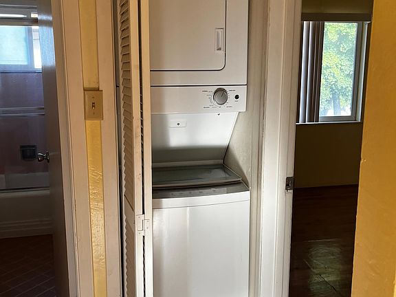 5th image of 214 Sunnyside Ave APT D
