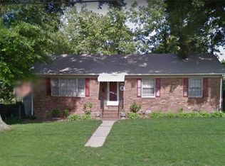 615 Compton Rd, Colonial Heights, VA 23834