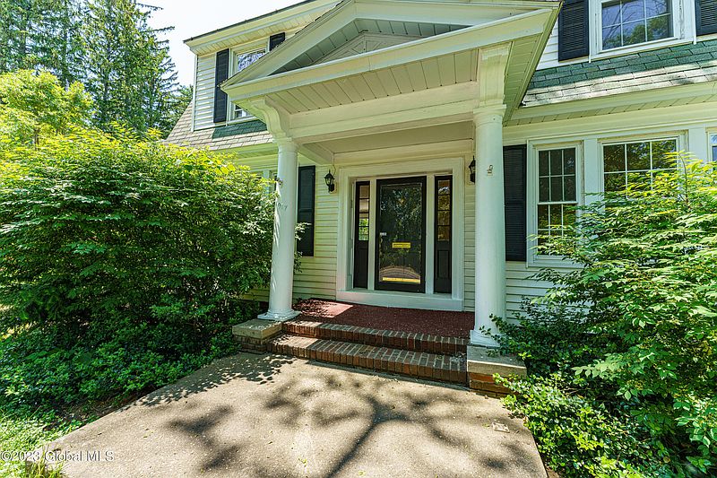 4th image of 1017 Balltown Road