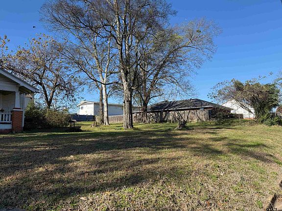 3rd image of 507 Neches St