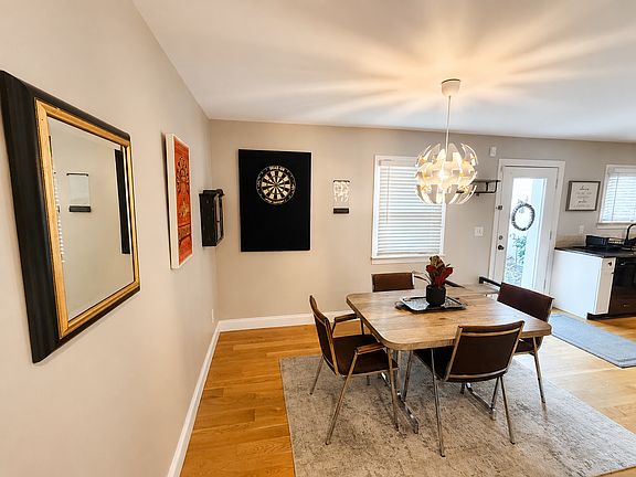 5th image of 940 Gale Ln APT 108