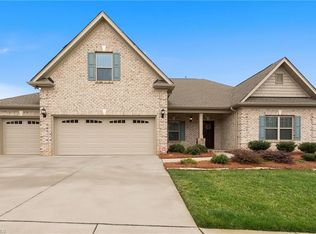4706 Olivine Ln, Pfafftown, NC 27040