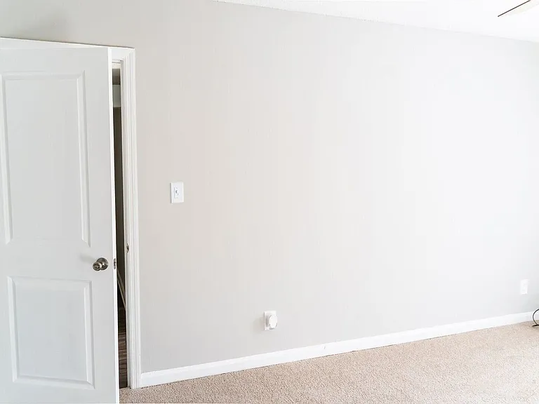 Moss Creek Apartments — Photo 19