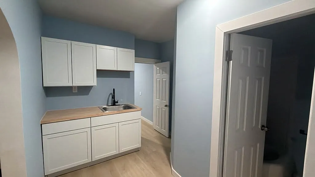3758 N Lasalle St — Photo 3
