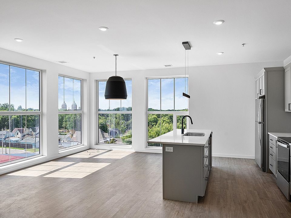 _. Franklin 3.1 - Kitchen and Living Room Gallery