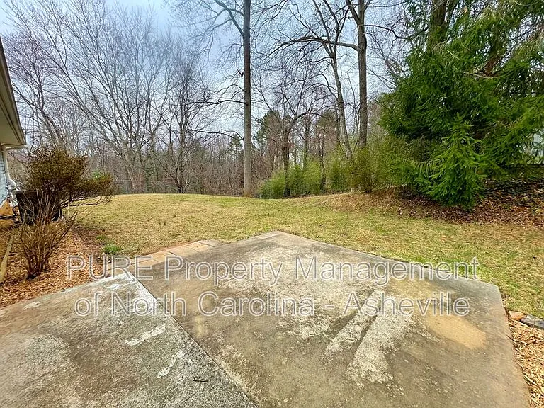 68 Wake Robin Way — Photo 15