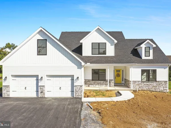 1893 Farmall Dr, Greencastle, PA 17225