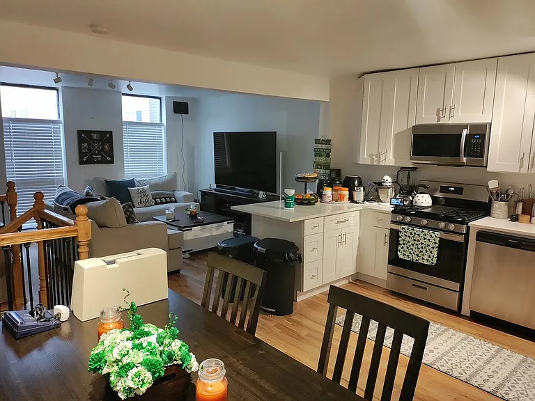 923 S Carpenter St #1F — Photo 8