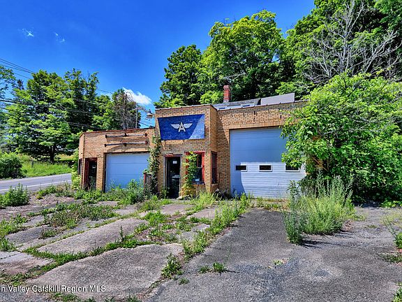 3rd image of 638 Main Street