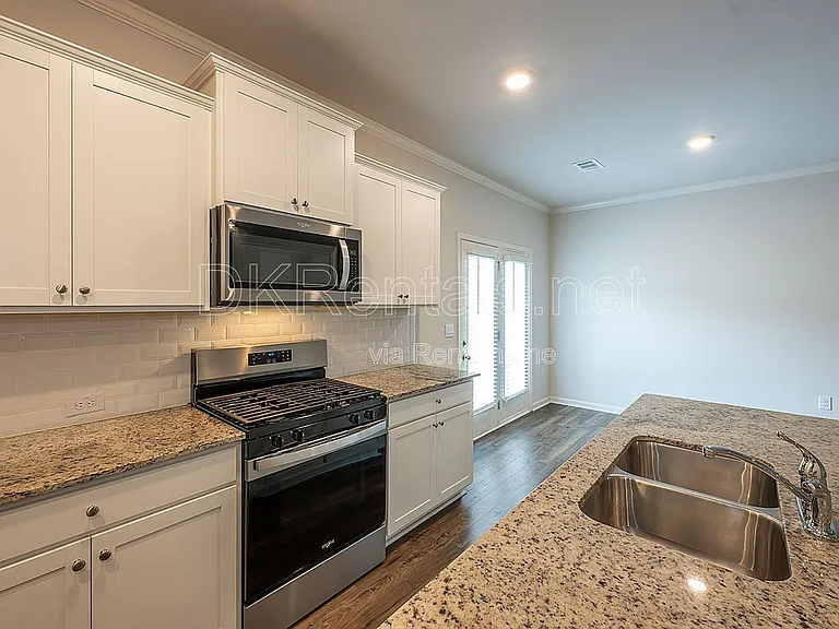 3031 Greyton Dr — Photo 7