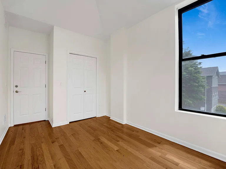 2859 S Lowe Ave #2F — Photo 17