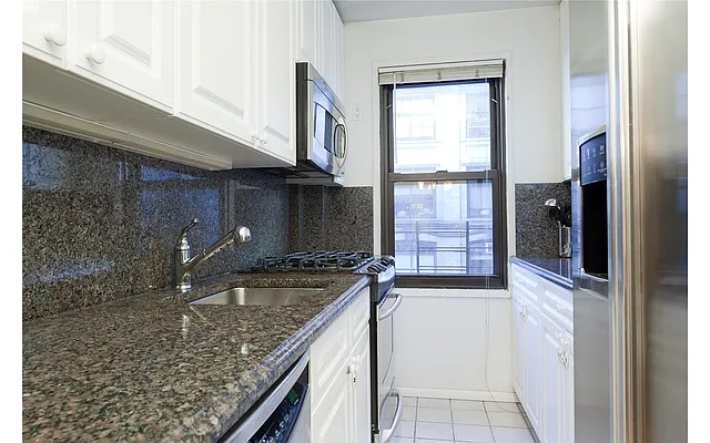 Sold by Douglas Elliman | media 27