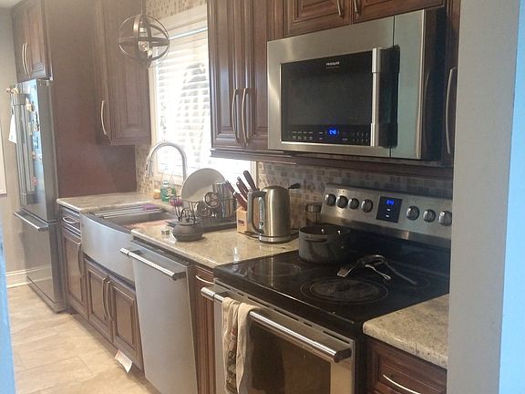 5th image of 720 Ballantrae Dr APT B