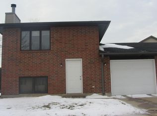 806 Heartland Hills Dr, Waterloo, IA 50701