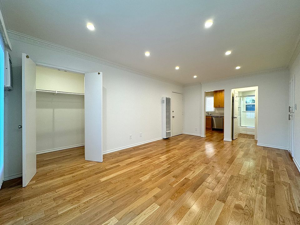 1st image of 1235 N Harper Ave #21