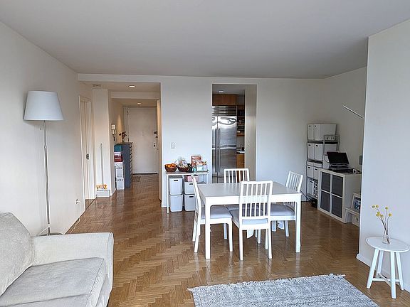 3rd image of 160 W 66th St APT 18K