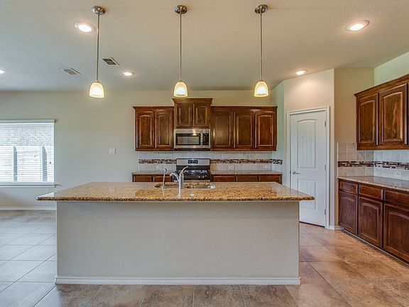 4th image of 109 Cole Ct