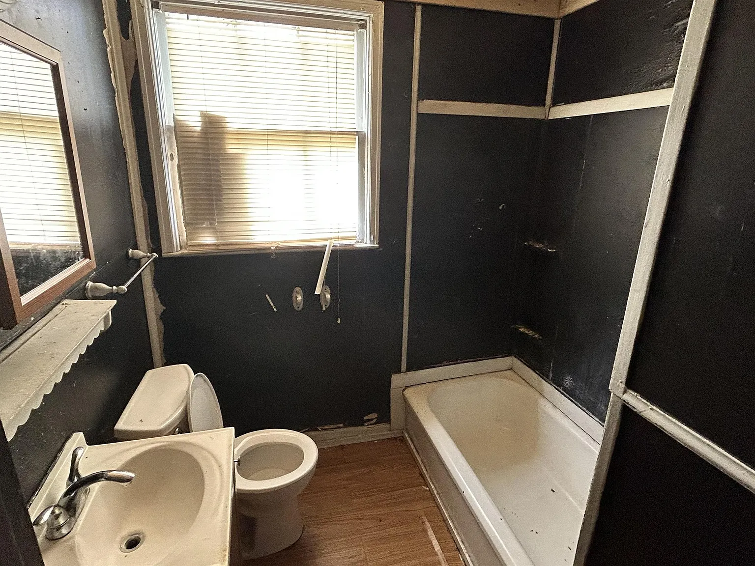 5741 Henagen Avenue - 1 — Photo 3