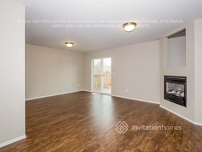 205 Phoenix Ave SW — Photo 2
