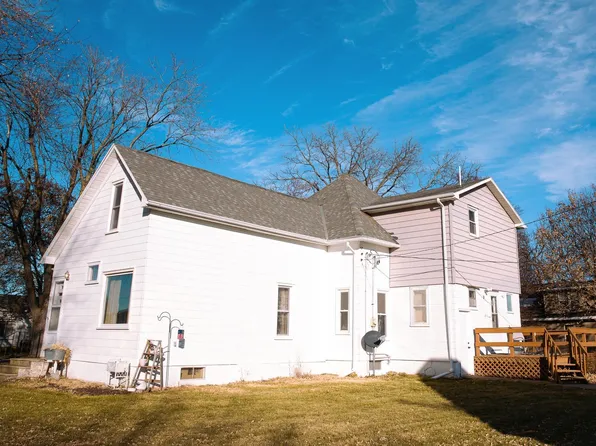 301 3rd St, Varina, IA 50593