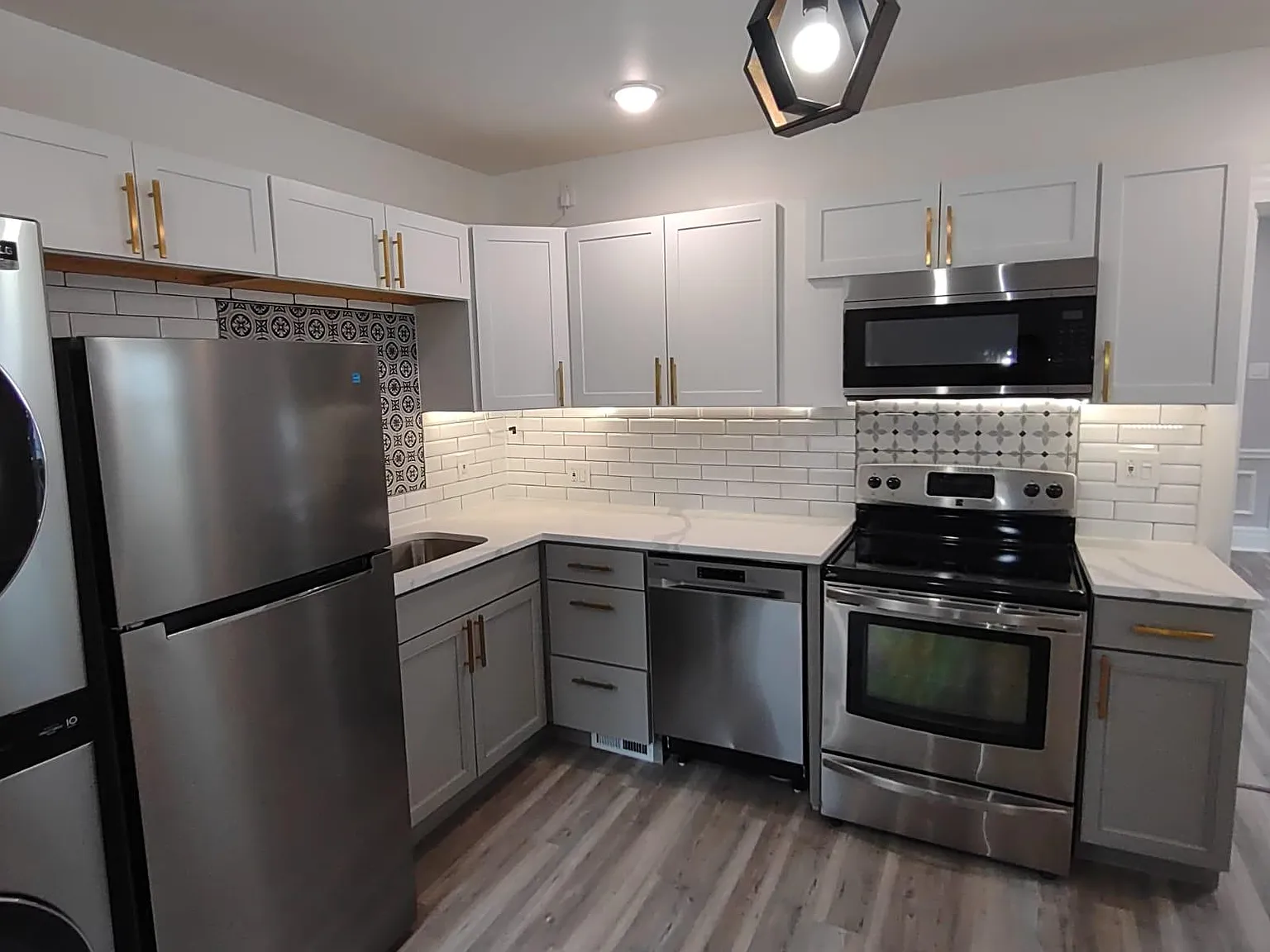 2 bed, 1410 sqft, $1,895 — Photo 2