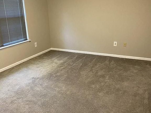 4th image of 213 Allens Ln