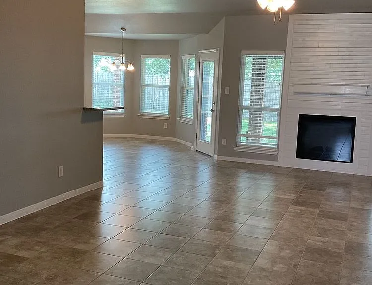 5104 Charles Loop — Photo 7