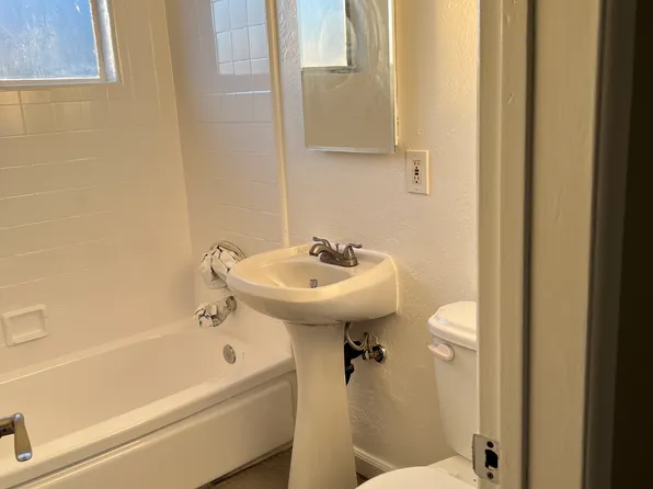 5333 Harmony Ave APT D, North Hollywood, CA 91601