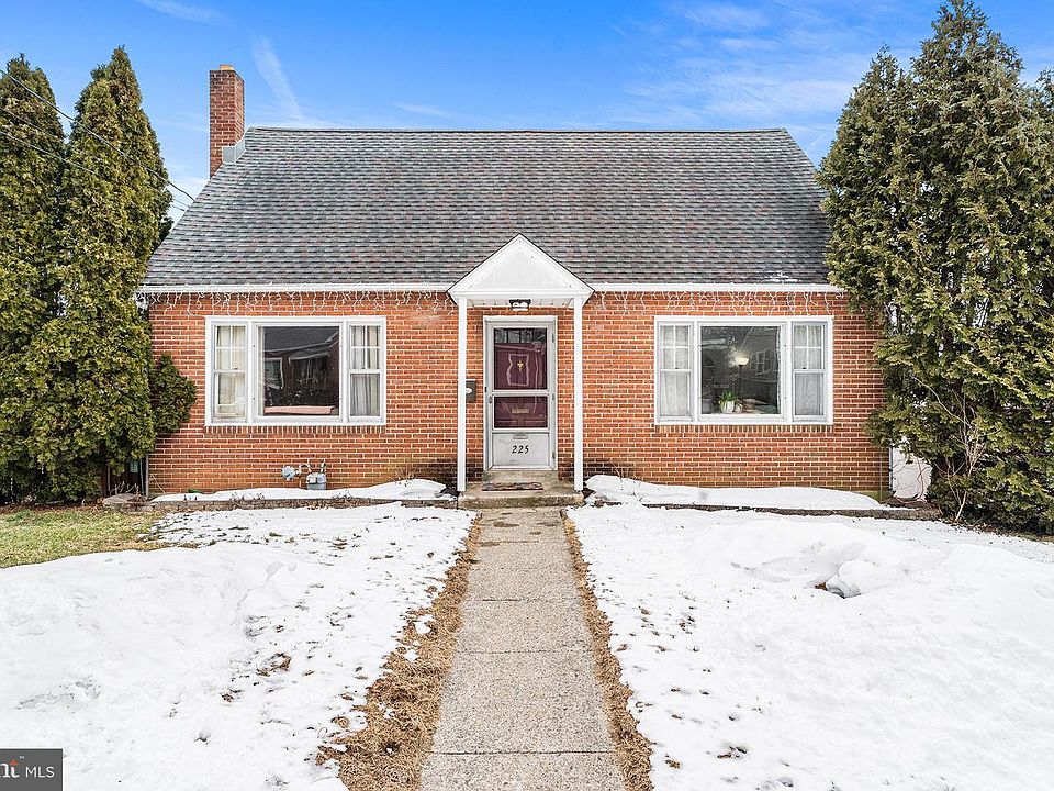 1st image of 225 McClellan St