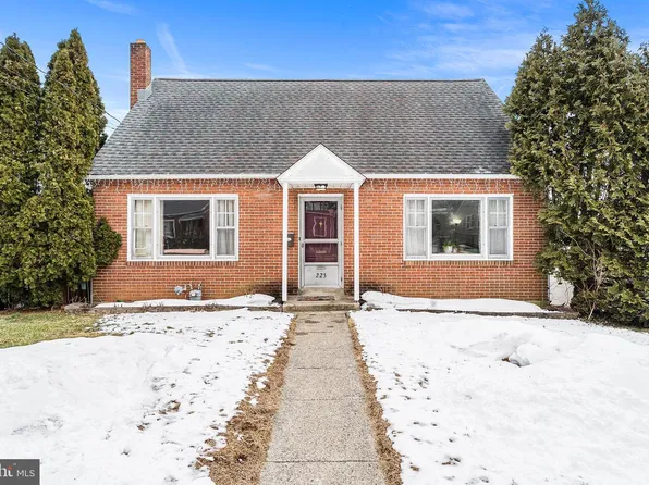 225 McClellan St, Reading, PA 19611