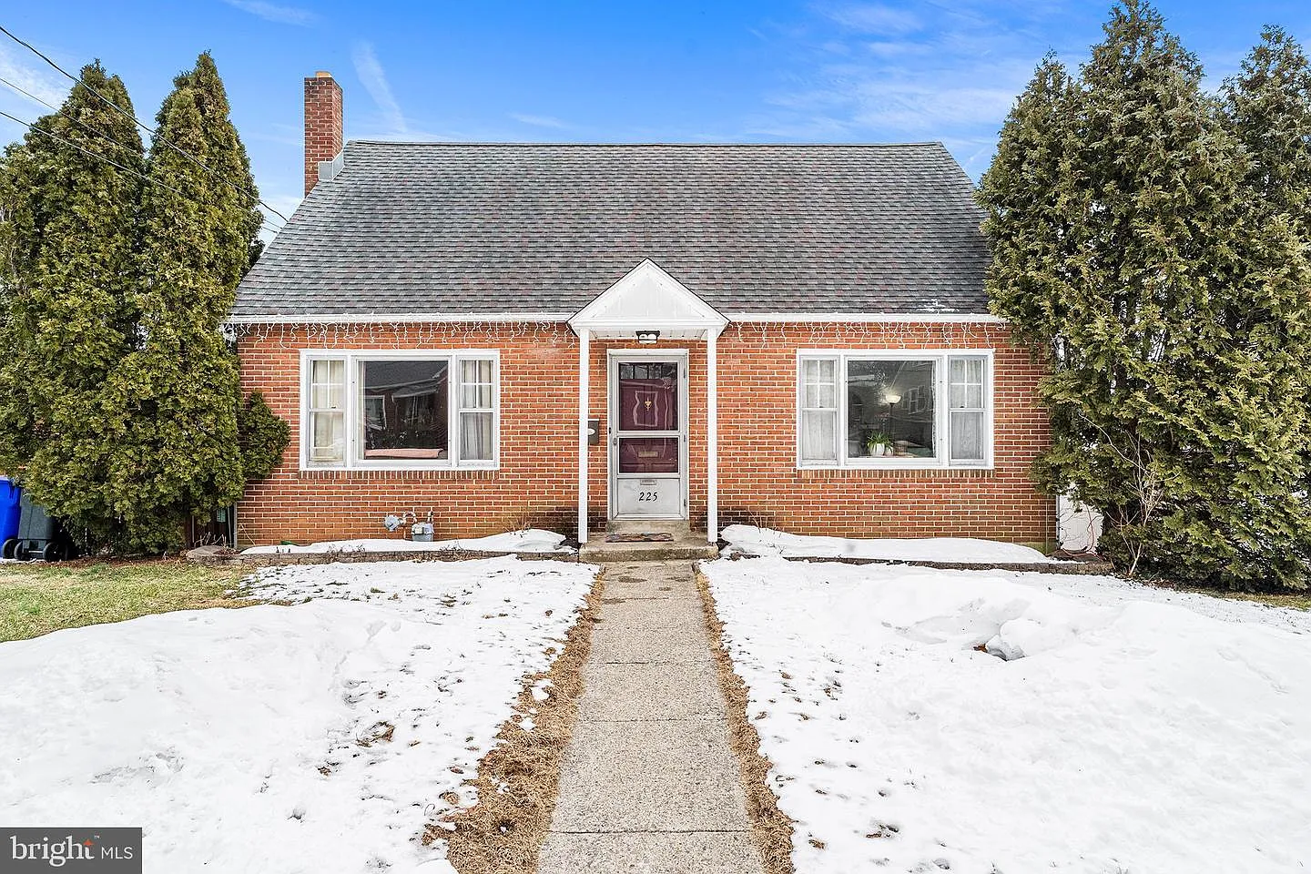 225 McClellan St photo 1