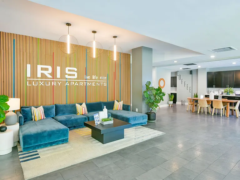 Iris Luxury Apartments — Photo 27