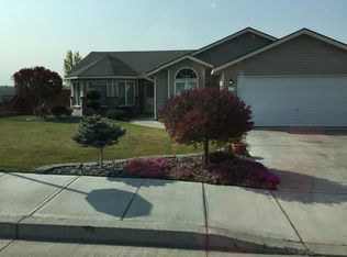 582 E Autumn Ave, Hermiston, OR 97838