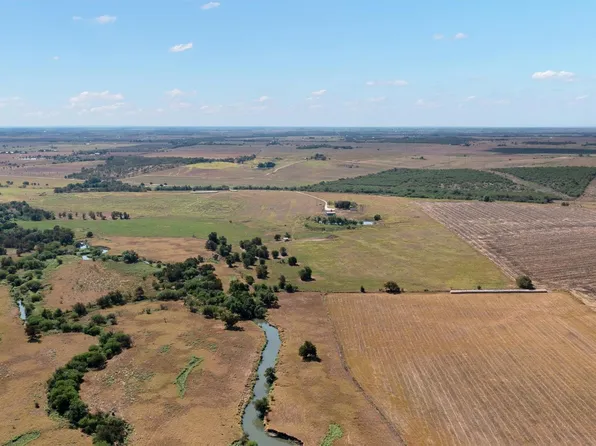 600 County Road 447, Taylor, TX 76574