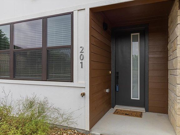 5th image of 315 Holton Dr #201